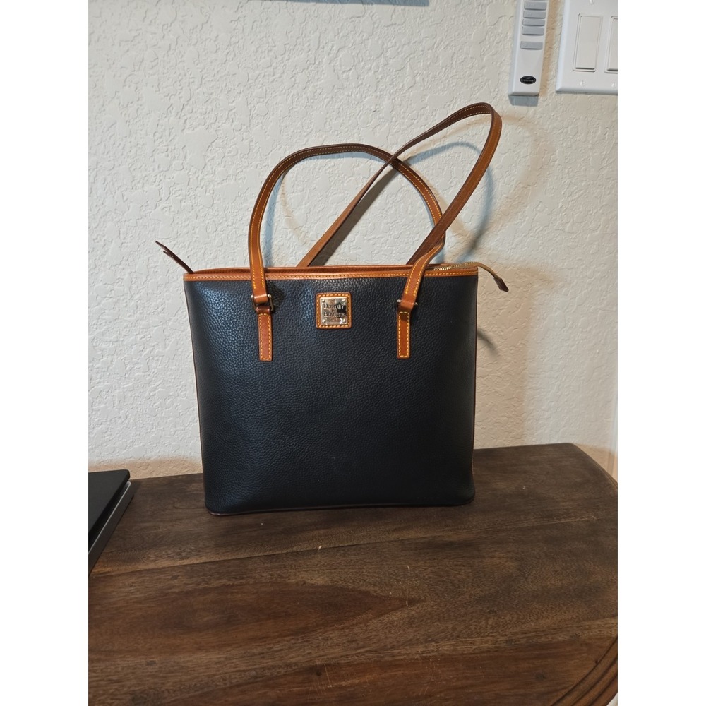 Dooney & Bourke‎ Black Pebbled Leather Shoulder Bag